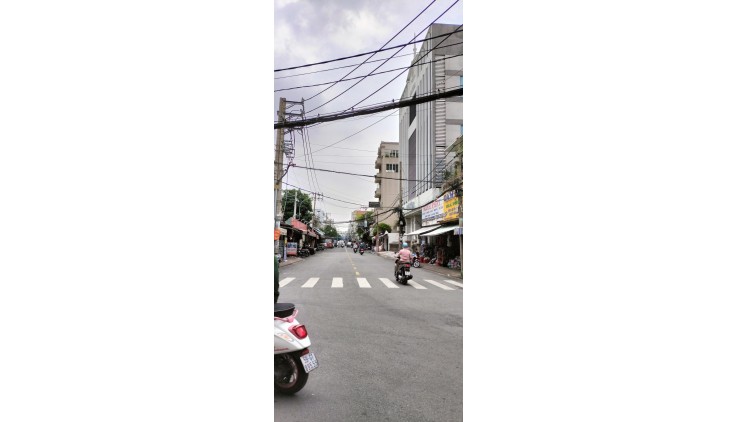 BÁN NHÀ TÂN BÌNH OTO VÀO NHÀ 65M2 2 TẦNG NGANG 5M DÒNG TIỀN 60T THÁNG BÀNH VĂN TRÂN 6.4 TỶ.